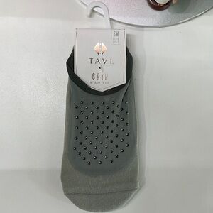 Tavi Noir Gray Grip Socks for Women